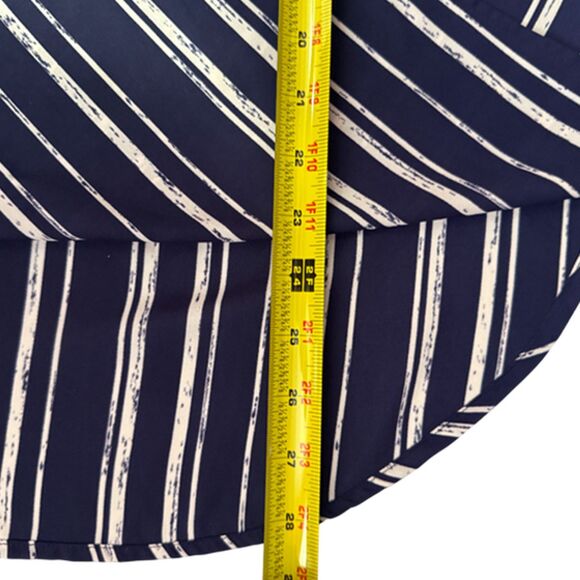 LUSH Wrap Front Lunging V-Neck Long Sleeve Navy & White High Low Hem Top Size L - Picture 9 of 13